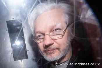 Campaigners mark 1000 days since Julian Assange was imprisoned - Ealing Times
