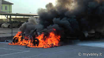 Clusone, minicar distrutta dalle fiamme - MyValley.it notizie! - MyValley.it