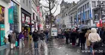 Gigantische wachtrij aan JD Sports op de Meir in Antwerpen - Het Laatste Nieuws