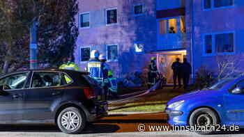 Rauchentwicklung in Trostberger Wohnblock ruft Feuerwehr auf den Plan