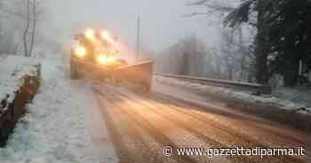 Neve in alta Valtaro, Valceno e in Val Parma. Auto finisce in una scarpata a Cassio: la conducente salvata dai vigili dei fuoco - Gazzetta di Parma