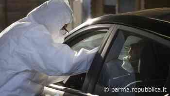 Covid, i contagi volano. L’Ausl di Parma potenzia i tamponi drive-through - La Repubblica
