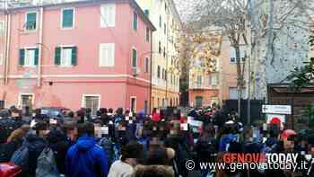 Ancora gelo in aula: gli studenti del Lanfranconi tornano in piazza - GenovaToday