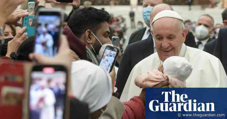 Owning cats and dogs instead of having children is selfish, says pope – video