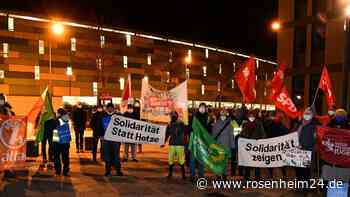 Unterstützung des Klinikpersonals und Kritik an Corona-Maßnahmen: Drei Kundgebungen in Rosenheim