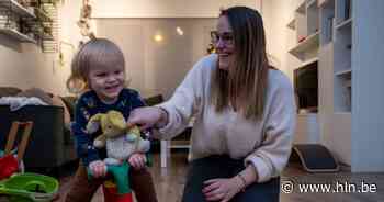 Mama Céline (30) wanhopig op zoek naar geel knuffelkonijn van zoon Scott (bijna 2): “Zijn grootste troost tijdens de chemokuur” - Het Laatste Nieuws