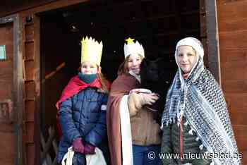 Driekoningen trekken door de Desselse straten