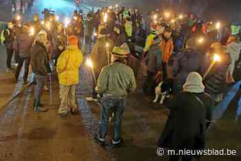 Fakkels moeten Waalse politici 'verlichten': “Hier is geen plaats voor wolvenpark” - Het Nieuwsblad