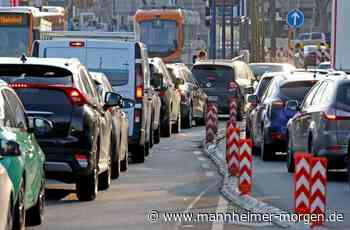 Warum Mannheim am Neckarauer Übergang die Fahrspuren abgegrenzt hat - Mannheim - Nachrichten und Informationen - Mannheimer Morgen