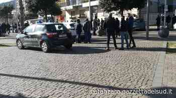 Si getta dal quarto piano a Crotone: morto un 54enne - Gazzetta del Sud - Edizione Catanzaro, Crotone, Vibo