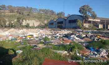 Crotone, la denuncia: «Una discarica a cielo aperto all’ingresso della città» - LaC news24