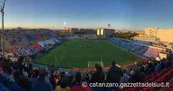 Crotone, Daspo a due ultras del Benevento. Lanciarono petardi e fumogeni allo "Scida" - Gazzetta del Sud - Edizione Catanzaro, Crotone, Vibo