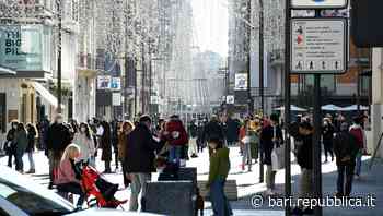 Bari, tutto pronto per i saldi: "Ma dobbiamo fare ancora i conti con la paura del Covid" - La Repubblica