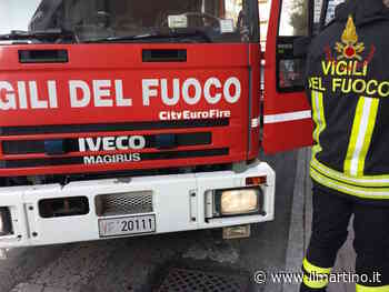Fermo: rimozione vetri pericolanti in un condominio, intervento dei Vigili del Fuoco - Il Martino