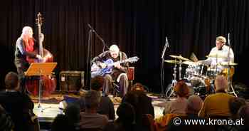 Ratzer-Trio begeistert - Feldkirchen: Furioser Jazz-Rutsch ins neue Jahr - Kronen Zeitung