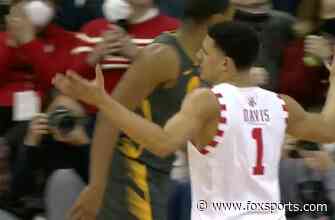 Wisconsin increases their lead as Tyler Wahl comes up with a steal, ahead to Jahcobi Neath who finds Johnny Davis for the alley-oop slam!