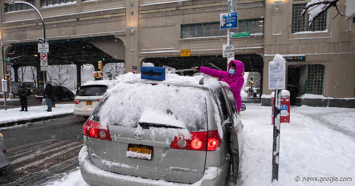 New York Gets Its First Major Snow of the Season - The New York Times