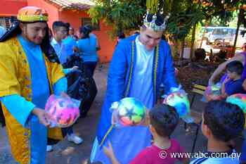 Reyes Magos reparten regalos en Villarrica - ABC Color