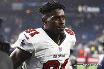 Buccaneers formally cut ties with Antonio Brown, dispute his injury claims