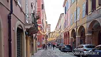 Modena, i residenti di via Canalino: «Ogni notte dal locale musica, urla e rumori È una disperazione» - La Gazzetta di Modena