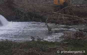 Schiuma nel canale Gronda Sud: due episodi nell'arco di 5 giorni, ma non si sa il perchè - Prima Bergamo