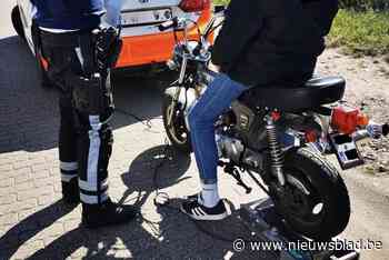 Politie vat 14-jarige op opgedreven bromfiets in Berchem
