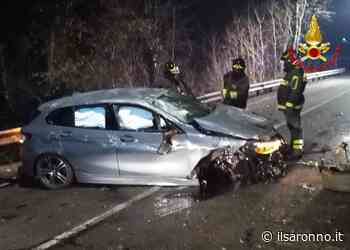 Auto ribaltata a Castiglione, accorrono vigili del fuoco e i carabinieri di Saronno - ilSaronno