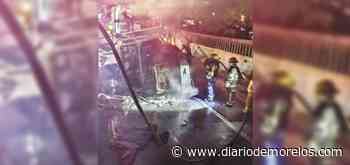 Arde grúa tras accidentarse en Cuernavaca - Diario de Morelos