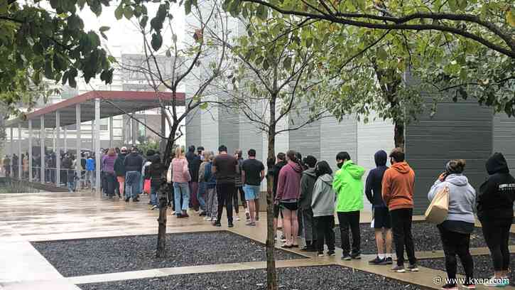 Austin ISD kids, adults line up for vaccine clinic Saturday