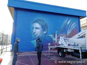 Il sorriso di Gigi Riva per opera di Manu Invisible | Un messaggio positivo ai più giovani | Città Metropolitana, Prima pagina | Cagliaripad - Cagliaripad