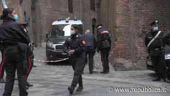 Siena diventa un set per cercare la verità sulla morte di David Rossi - La Repubblica