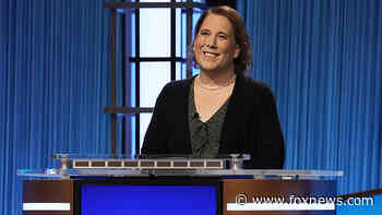 'Jeopardy!' champ Amy Schneider hits $1 million, becomes first woman to land accolade