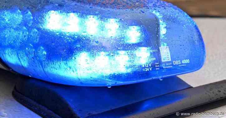 Betrunkener klaut Golfmobil und fährt über Bahnsteig