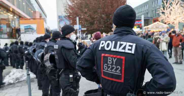 Tausende protestieren in Bayern gegen Corona-Politik