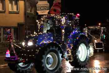 160 verlichte tractors trekken in stoet door Riemst