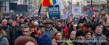 Plusieurs milliers de manifestants à Bruxelles contre les restrictions sanitaires
