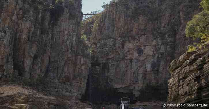 Fels stürzt in Brasilien auf Boote – mehrere Tote
