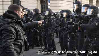 Corona-Demos: Wie Rechtsextreme die Proteste radikalisieren