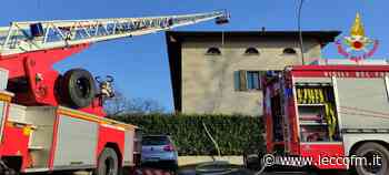 PRINCIPIO DI INCENDIO A UN TETTO DI UNA VILLETTA DI OSNAGO - Lecco FM