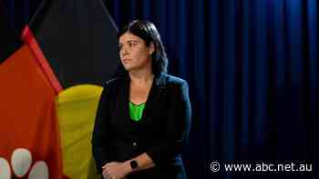 NT government changes COVID management system as businesses deal with shifting rules