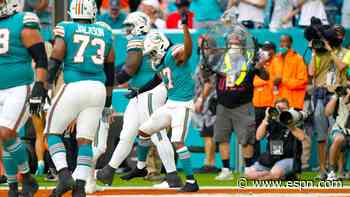 Dolphins' Waddle sets rookie mark for receptions