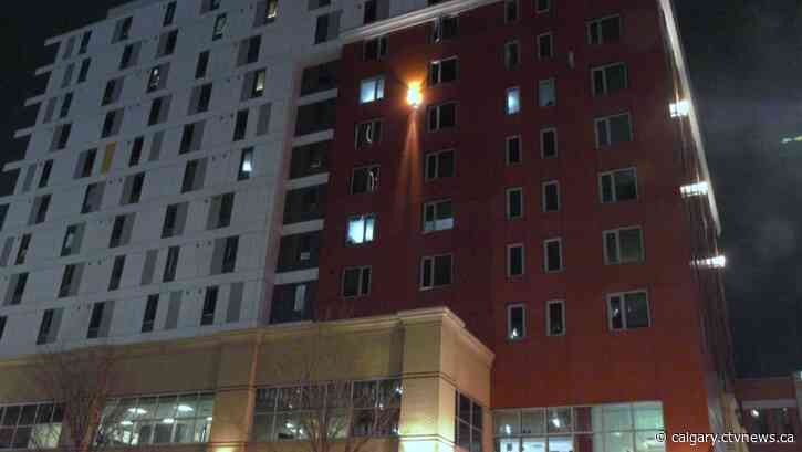 Man burned in fire at Calgary apartment building