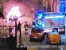 Trani, fiamme nella notte in via De Bramo: distrutta un'auto - ilgiornaleditrani - Radio Bombo