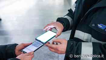 Bari, Tribunale e Procura si blindano: Green Pass base obbligatorio per (quasi) tutti. Ma gli avvocati protestano: "Serve più tempo" - La Repubblica