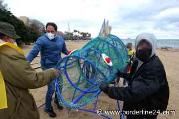 Bari, “ex vandali” si scusano e riparano il pesce mangia plastica: “Un bellissimo esempio” - Borderline24.com