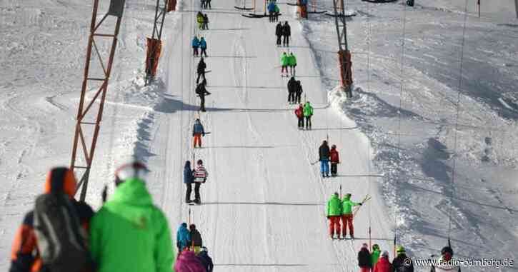Nach Corona-Zwangspause großer Andrang in Skigebieten