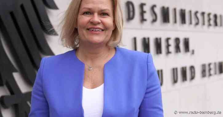 Beamtenbund tagt – Faeser: Extremisten schneller loswerden