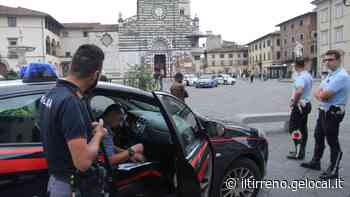 Prato, consuma senza pagare e minaccia il titolare del locale con un coltello - Il Tirreno