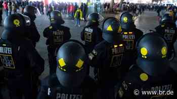 Unangemeldete Corona-Proteste in Augsburg weitgehend friedlich - BR24