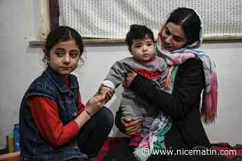 Disparu dans le chaos de l'aéroport de Kaboul, un bébé afghan retrouve sa famille